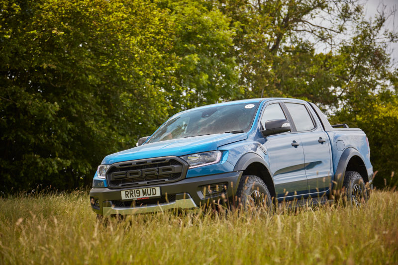 Illustration for article titled The 2019 Ford Ranger Raptor Is a Hilarious Monster on Tight Roads